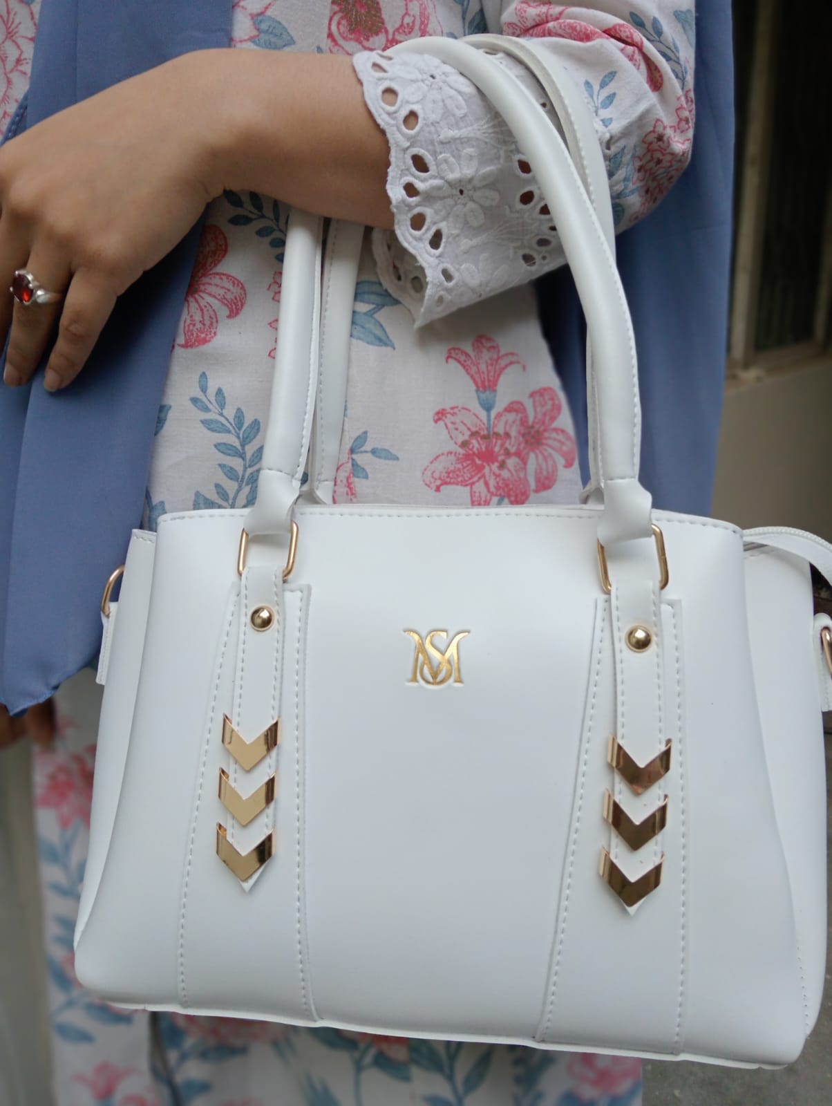 Lily - White