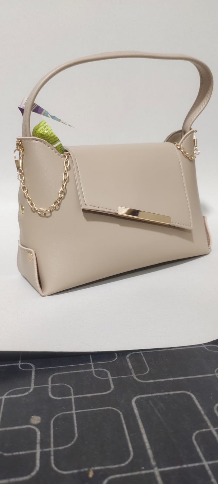 Pansy - Beige
